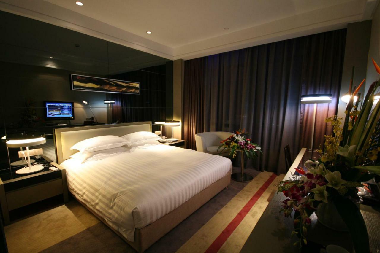 Four Seasons Rayli Hotel Ningbo Bagian luar foto